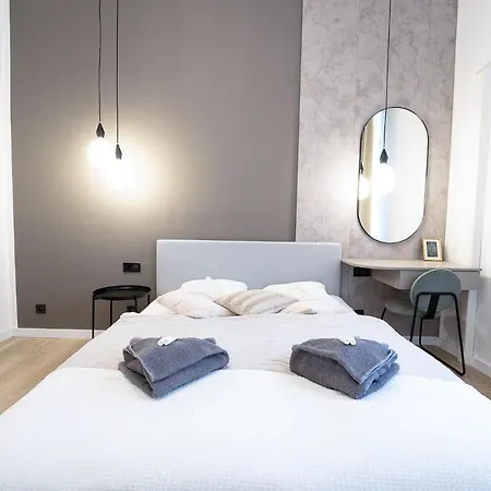 Modern 5 Min Wenceslas Square Apartment,
