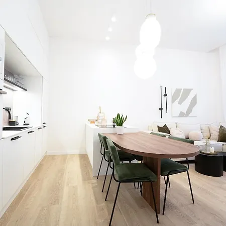 Modern 5 Min Wenceslas Square Apartment, Prague