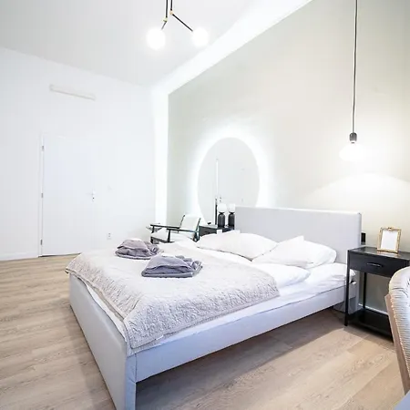 Modern 5 Min Wenceslas Square Apartment, * Prague